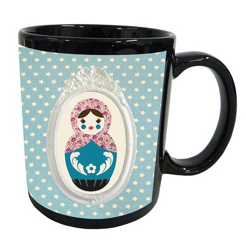 Mug noir Poupe russe toile par Cbkreation