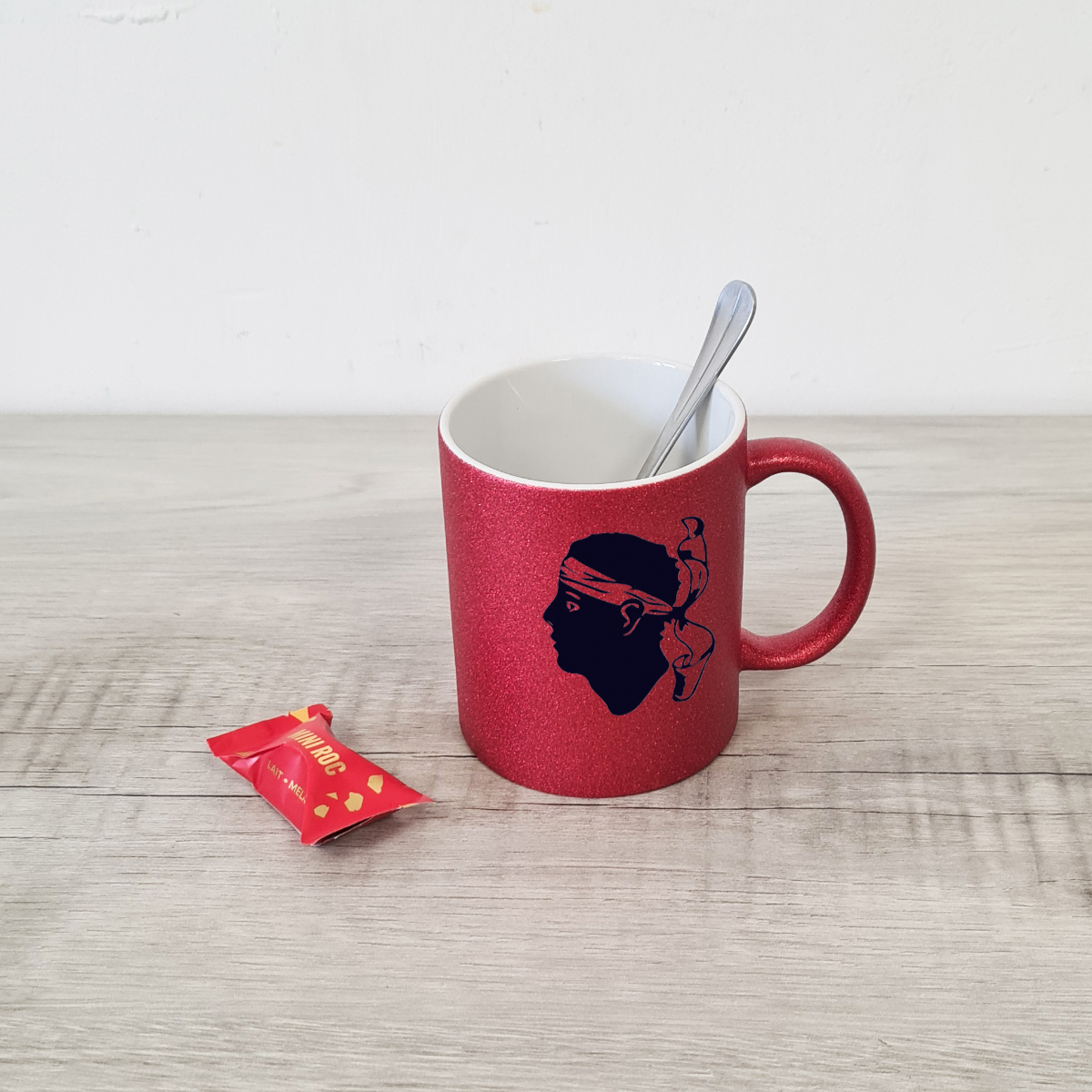 Mug rouge rubis corse par Cbkration