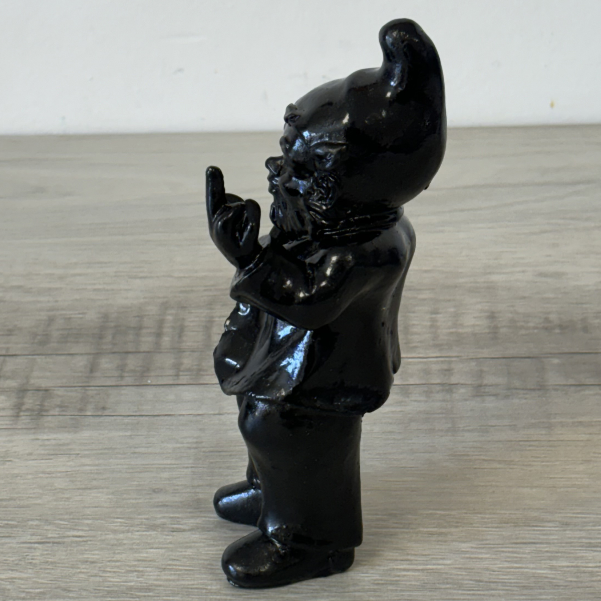 Petite statuette Lutin grossier noire en rsine 19 cm