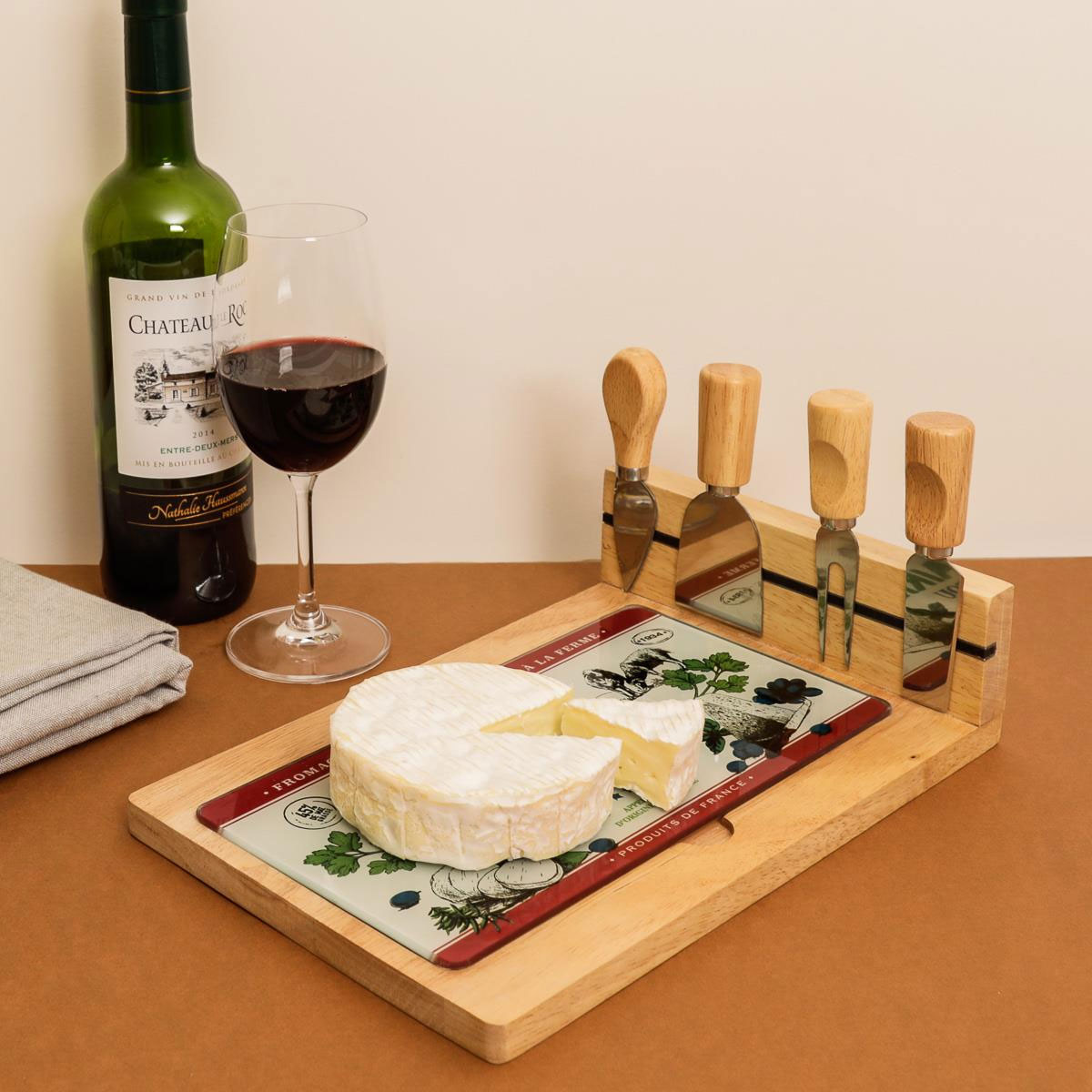 Planche  fromage de France avec 4 couteaux