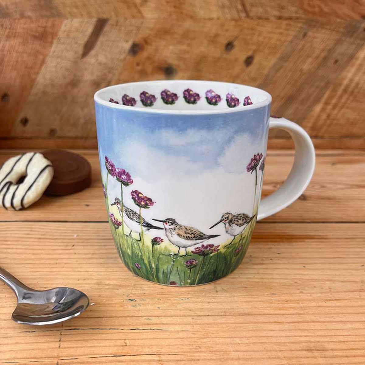 Mug en porcelaine Dunlin and Thrift par Alex Clark