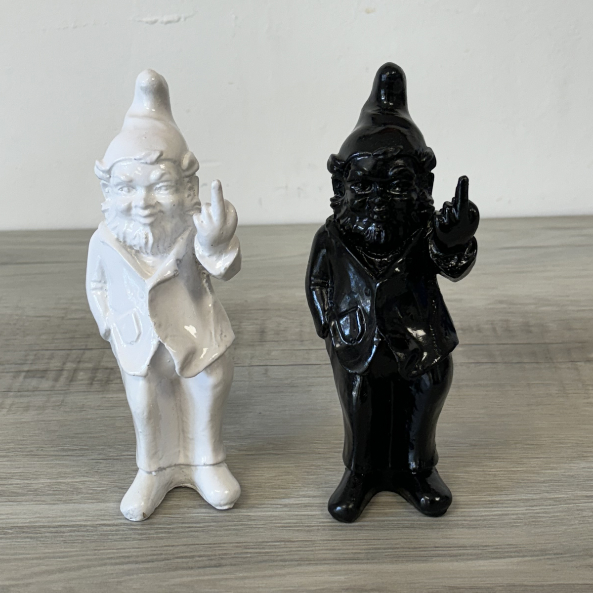 Petite statuette Lutin grossier blanche en rsine 19 cm